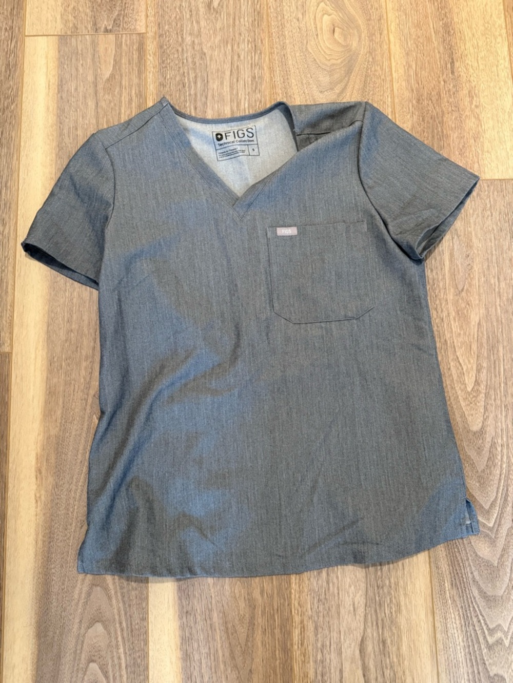 Figs Heather Gray Scrub Set